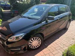 Schwarz Gebraucht 2016 Mercedes B200 Van / Kleinbus | 14.900 € (Fairer Preis)