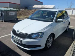 Weiß Gebraucht 2018 Skoda Fabia Kleinwagen | 7.850 € (Guter Preis)