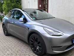 Grau Gebraucht 2024 Tesla Model Y Performance SUV | 52.679 € (Teuer)