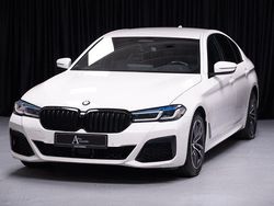 Weiß Gebraucht 2022 BMW 520 M Sport Limousine | 35.990 € (Teuer)