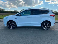 Weiß Gebraucht 2016 Ford Kuga Individual SUV | 14.990 € (Fairer Preis)