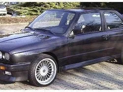 Schwarz Gebraucht 1990 BMW M3 Limousine | 79.990 €