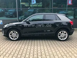 Schwarz metallic Gebraucht 2017 Audi Q2 Design SUV | 24.690 € (Teuer)