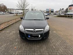 Schwarz Gebraucht 2013 Opel Zafira Van / Kleinbus | 3.200 € (Guter Preis)