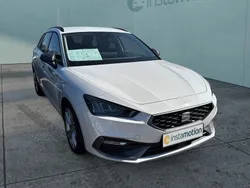 Weiß Gebraucht 2024 Seat Leon FR Van / Kleinbus | 27.380 € (Guter Preis)