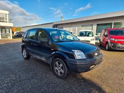 Blau Gebraucht 2005 Ford Fusion Ambiente Kleinwagen | 850 € (Fairer Preis)