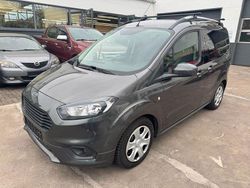 Grau Gebraucht 2018 Ford Tourneo Courier Trend Van / Kleinbus | 4.950 € (Fairer Preis)