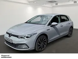 Grau Gebraucht 2021 VW Golf VIII Style Limousine | 20.990 € (Guter Preis)