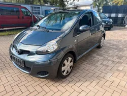 Grau Gebraucht 2010 Toyota Aygo Cool Kleinwagen | 2.400 € (Etwas zu teuer)