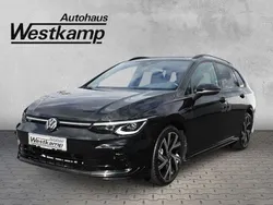 Grenadillschwarz metallic Gebraucht 2024 VW Golf VIII Style Kombi | 31.890 € (Fairer Preis)