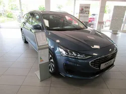Blau Gebraucht 2023 Ford Focus Titanium Kombi | 25.990 € (Fairer Preis)