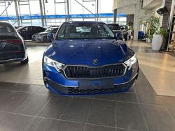 Blau Gebraucht 2025 Skoda Octavia Selection Kombi | 28.500 € (Guter Preis)