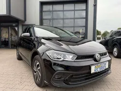 Schwarz Gebraucht 2024 VW Polo Life Kleinwagen | 19.990 € (Guter Preis)