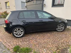 Schwarz Gebraucht 2015 VW Golf VII Cup Limousine | 10.870 € (Guter Preis)