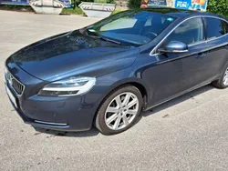 Blau Gebraucht 2018 Volvo V40 Inscription Kombi | 13.500 € (Guter Preis)