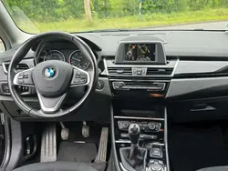 Schwarz Gebraucht 2016 BMW 214 Active Tourer Van / Kleinbus | 9.800 € (Fairer Preis)