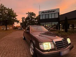 Braun Gebraucht 1993 Mercedes E280 Limousine | 9.450 €