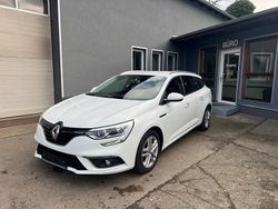 Weiß Gebraucht 2020 Renault Mégane GrandTour Kombi | 17.550 € (Teuer)