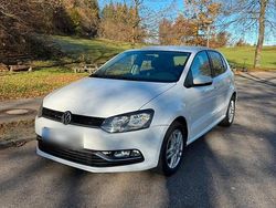 Weiß Gebraucht 2015 VW Polo Trendline Kleinwagen | 6.900 € (Fairer Preis)
