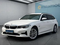 Gebraucht 2022 BMW 330e Kombi | 29.249 € (Guter Preis)