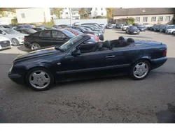 Smaragdschwarz metallic (metallic) Gebraucht 1999 Mercedes CLK320 Cabrio | 9.950 €