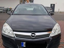 Schwarz Gebraucht 2009 Opel Astra Limousine | 1.990 € (Fairer Preis)