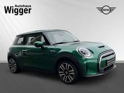 Gruen Gebraucht 2021 Mini Cooper SE Classic Kleinwagen | 18.400 € (Etwas zu teuer)