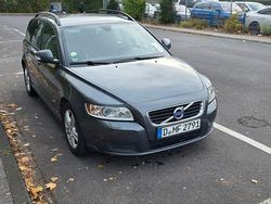 Grau Gebraucht 2011 Volvo V50 Kombi | 3.900 € (Etwas zu teuer)