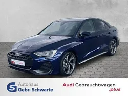 Blau Gebraucht 2024 Audi A3 S-Line Limousine | 35.490 €