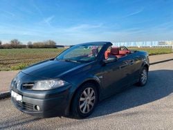 Grau Gebraucht 2009 Renault Mégane Cabriolet Dynamique Cabrio | 1.498 € (Guter Preis)