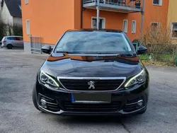 Schwarz Gebraucht 2017 Peugeot 308 Active Limousine | 10.800 € (Fairer Preis)