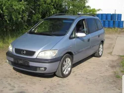 Grau Gebraucht 2002 Opel Zafira Van / Kleinbus | 980 €