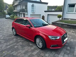 Rot Gebraucht 2017 Audi A3 Sportback e-tron Ambiente Limousine | 16.300 € (Fairer Preis)