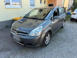 Grau Gebraucht 2008 Toyota Corolla Verso Van / Kleinbus | 5.000 € (Fairer Preis)