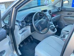 Grau Gebraucht 2012 Kia Carens Spirit Van / Kleinbus | 2.300 € (Etwas zu teuer)