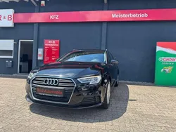 Schwarz Gebraucht 2018 Audi A3 Sportback Basis Limousine | 9.999 € (Etwas zu teuer)