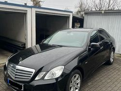 Schwarz Gebraucht 2010 Mercedes E200 Limousine | 9.990 € (Etwas zu teuer)