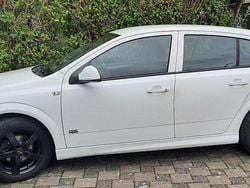 Weiß Gebraucht 2009 Opel Astra Edition Limousine | 1.500 € (Guter Preis)