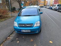Blau Gebraucht 2004 Opel Meriva Van / Kleinbus | 3.000 € (Fairer Preis)