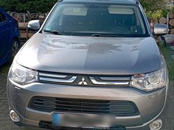 Grau Gebraucht 2013 Mitsubishi Outlander SUV | 8.999 €