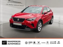 Rot (pure rot) Gebraucht 2024 Seat Arona FR SUV | 19.930 € (Guter Preis)