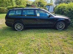 Schwarz Gebraucht 2000 VW Passat Basis Kombi | 1.599 € (Guter Preis)