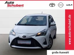 Weiß Gebraucht 2020 Toyota Yaris Comfort Limousine | 12.990 € (Guter Preis)
