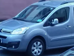 Grau Gebraucht 2016 Citroën Berlingo PureTech Van / Kleinbus | 12.000 € (Teuer)
