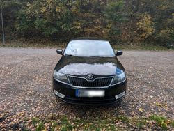 Schwarz Gebraucht 2015 Skoda Rapid Kleinwagen | 6.500 €
