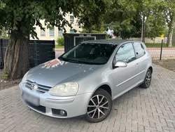 Silber Gebraucht 2007 VW Golf V Kleinwagen | 1.950 € (Fairer Preis)