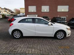 Calcitweiss unilack Gebraucht 2013 Mercedes A180 Kleinwagen | 11.000 € (Guter Preis)