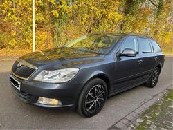Grau Gebraucht 2009 Skoda Octavia Kombi | 3.799 € (Fairer Preis)