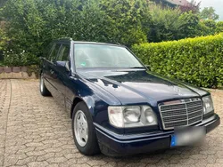 Blau Gebraucht 1994 Mercedes E280 Kombi | 17.500 €