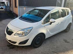 Weiß Gebraucht 2012 Opel Meriva Van / Kleinbus | 3.600 € (Superpreis)